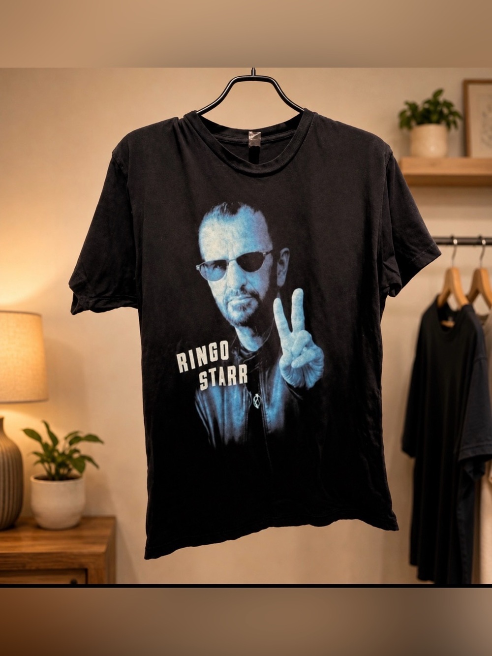 Ringo Starr & His All Star Band 2014 concert tee, small Black tee.